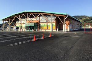 【ダイナム宮崎日南店ゆったり館】キッチンカー出店やプロモーションイベントに最適なアミューズメント施設のイベントスペース