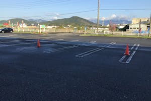 【ダイナム宮崎日南店ゆったり館】キッチンカー出店やプロモーションイベントに最適なアミューズメント施設のイベントスペース