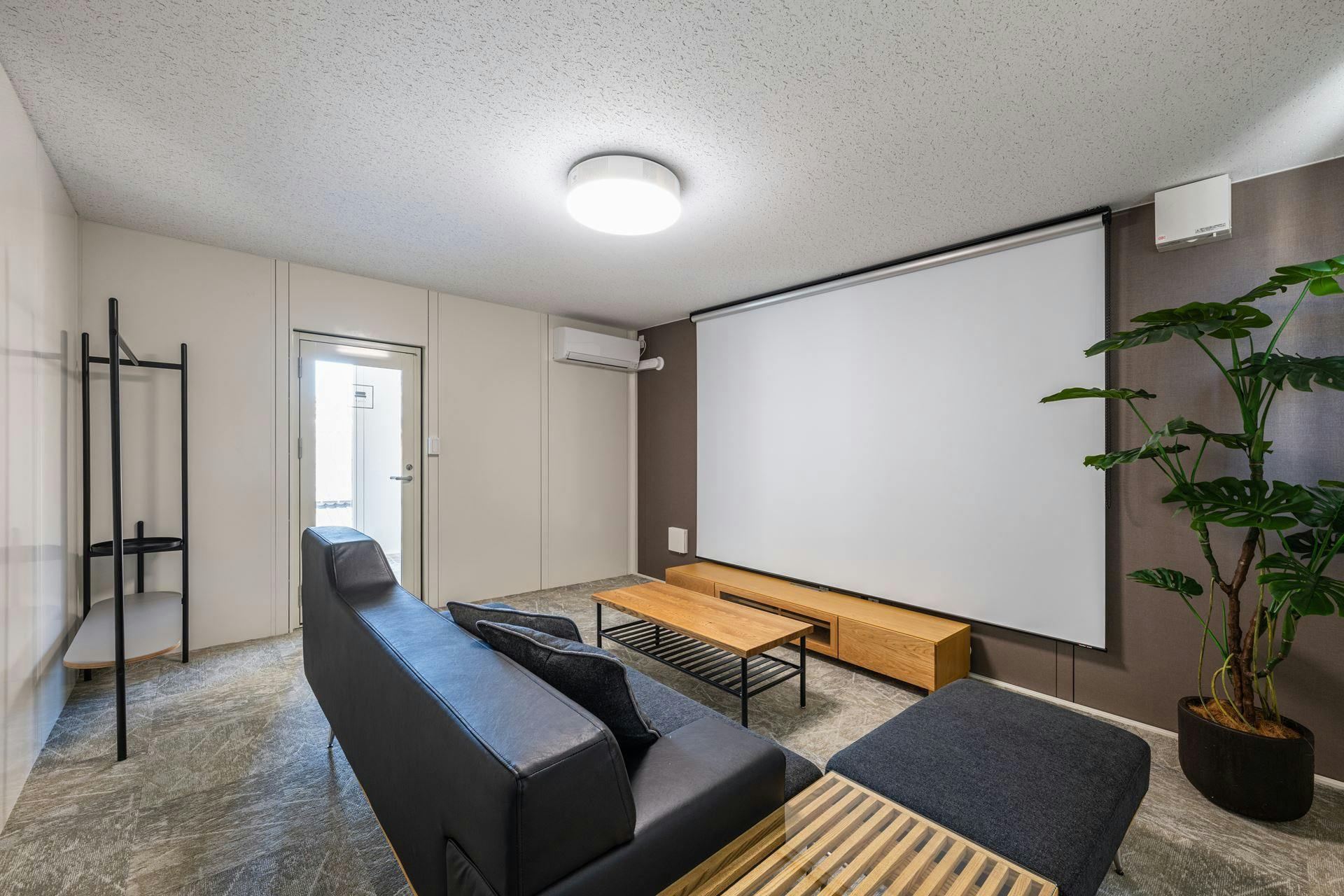 【六浦駅10分】自主企画マルシェやワークショップに最適なお手頃価格のレンタルスペース「Living2」／敷地全体の貸切イベント開催も可能！の画像