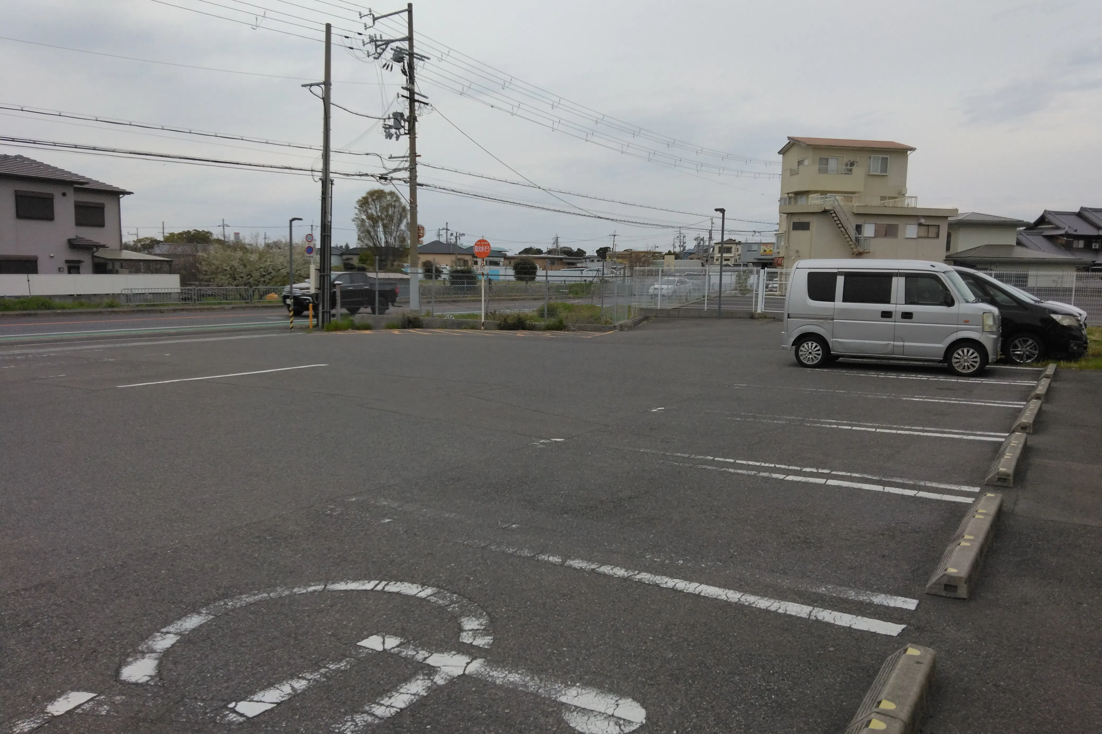 【ドラッグセイムス岬淡輪店】キッチンカー出店やプロモーション催事に最適なドラッグストアの駐車場イベントスペース