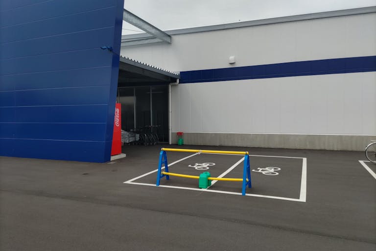 【スーパーセンタートライアル大和まほろば店】キッチンカー(調理営業)出店限定/屋外 Ⓐキッチンカースペース※電源準備中の画像1