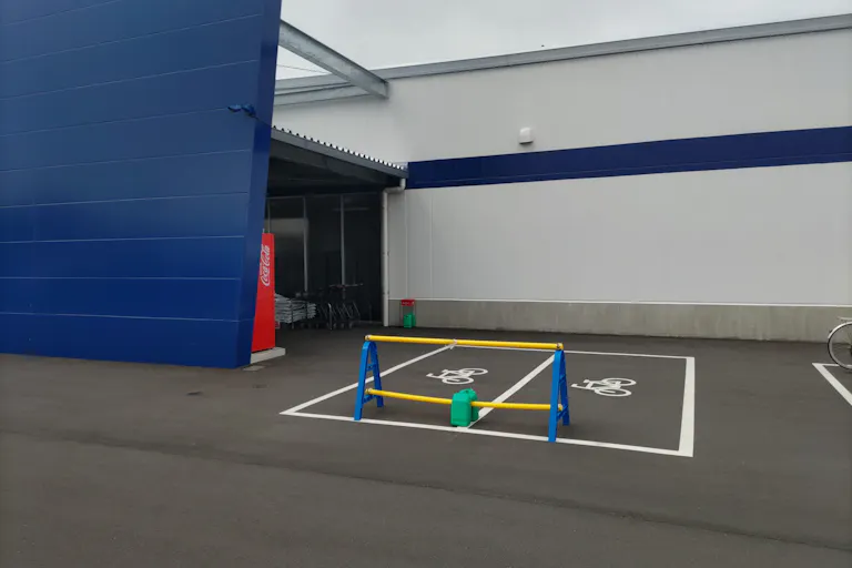 【スーパーセンタートライアル大和まほろば店】キッチンカー(調理営業)出店限定/屋外 Ⓐキッチンカースペース※電源準備中の画像1