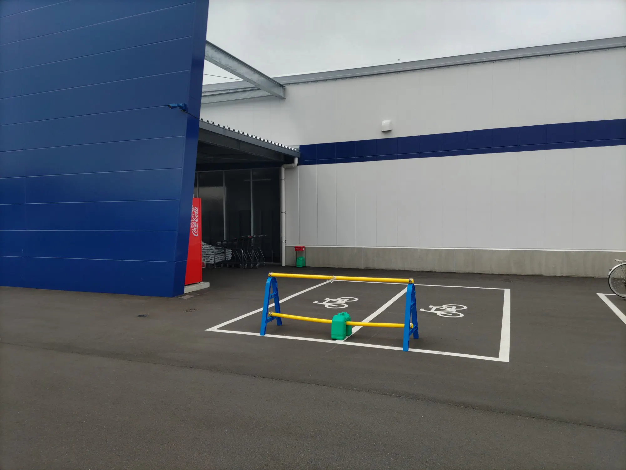 【スーパーセンタートライアル大和まほろば店】キッチンカー（調理営業）出店限定/屋外　Ⓐキッチンカースペース※電源準備中