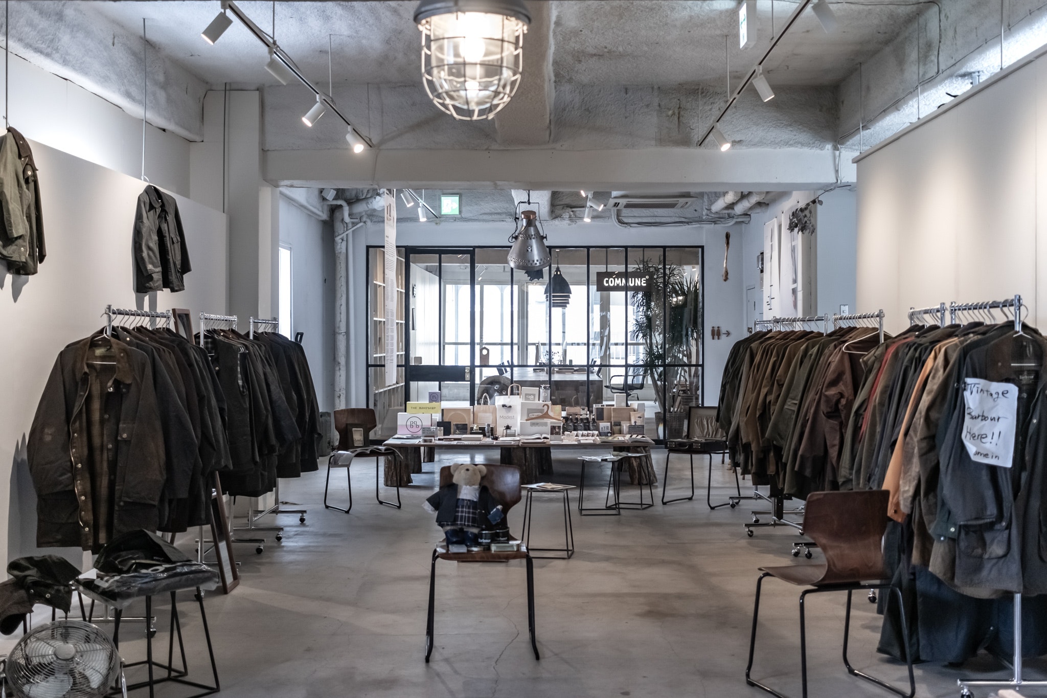 過去には、アパレルを中心に、アウトドア、眼鏡や照明などの商談会から展示会まで幅広い用途でご利用いただいています。