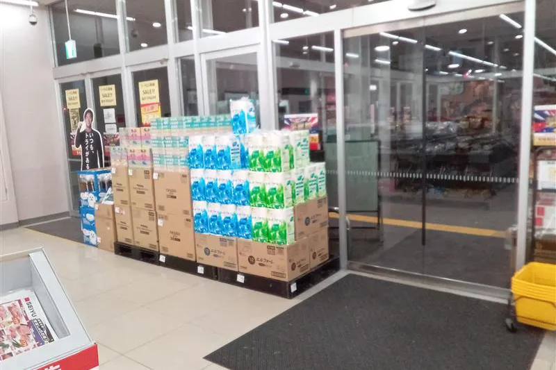 【西友 多田店】店内入口横 ポップアップストア(物販、食物販)やプロモーション用途に最適なスーパー店内催事イベントスペース