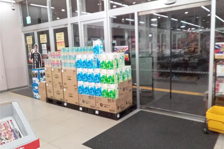 【西友 多田店】店内入口横 ポップアップストア(物販、食物販)やプロモーション用途に最適なスーパー店内催事イベントスペースの画像3