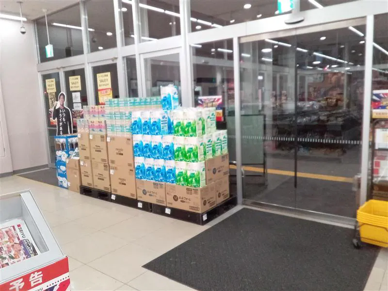 【西友 多田店】店内入口横 ポップアップストア(物販、食物販)やプロモーション用途に最適なスーパー店内催事イベントスペース