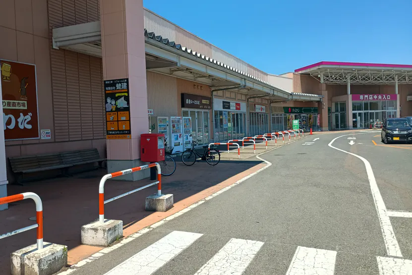 【イオンスーパーセンター十和田】食品入り口外 販促プロモーションや物販に最適なスーパー屋外催事イベントスペース