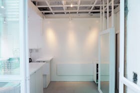 【大岡山駅2分】ポップアップや展示会、物販に最適な路面窓ガラスの大岡山北本通り商店沿い1棟貸しのスペース