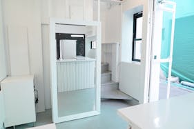 【大岡山駅2分】ポップアップや展示会、物販に最適な路面窓ガラスの大岡山北本通り商店沿い1棟貸しのスペース