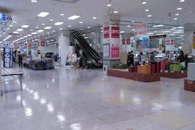 【イオンスーパーセンター横手南】エレベーター前 販促プロモーションや物販に最適なスーパー店内催事イベントスペース