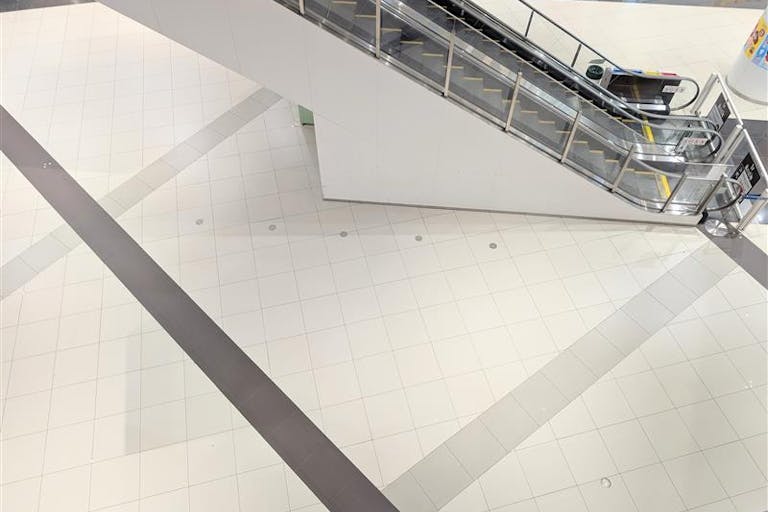 【イオンモール春日部】1F 風の広場の画像2