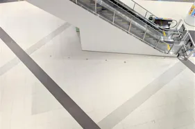 【イオンモール春日部】1F 風の広場