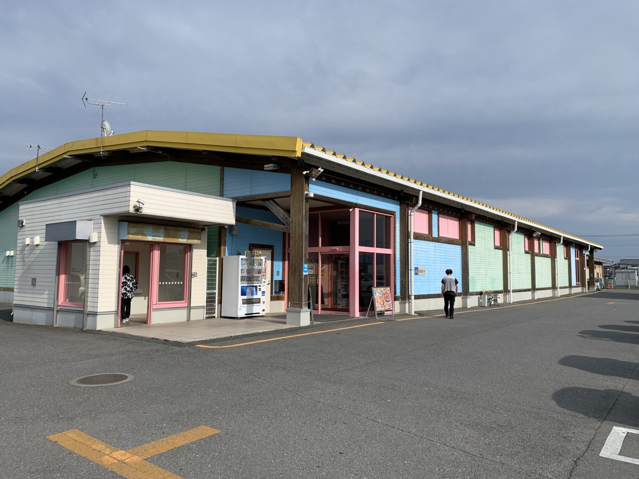 【ダイナム茨城北茨城店】キッチンカー出店やプロモーションイベントに最適なアミューズメント施設のイベントスペース