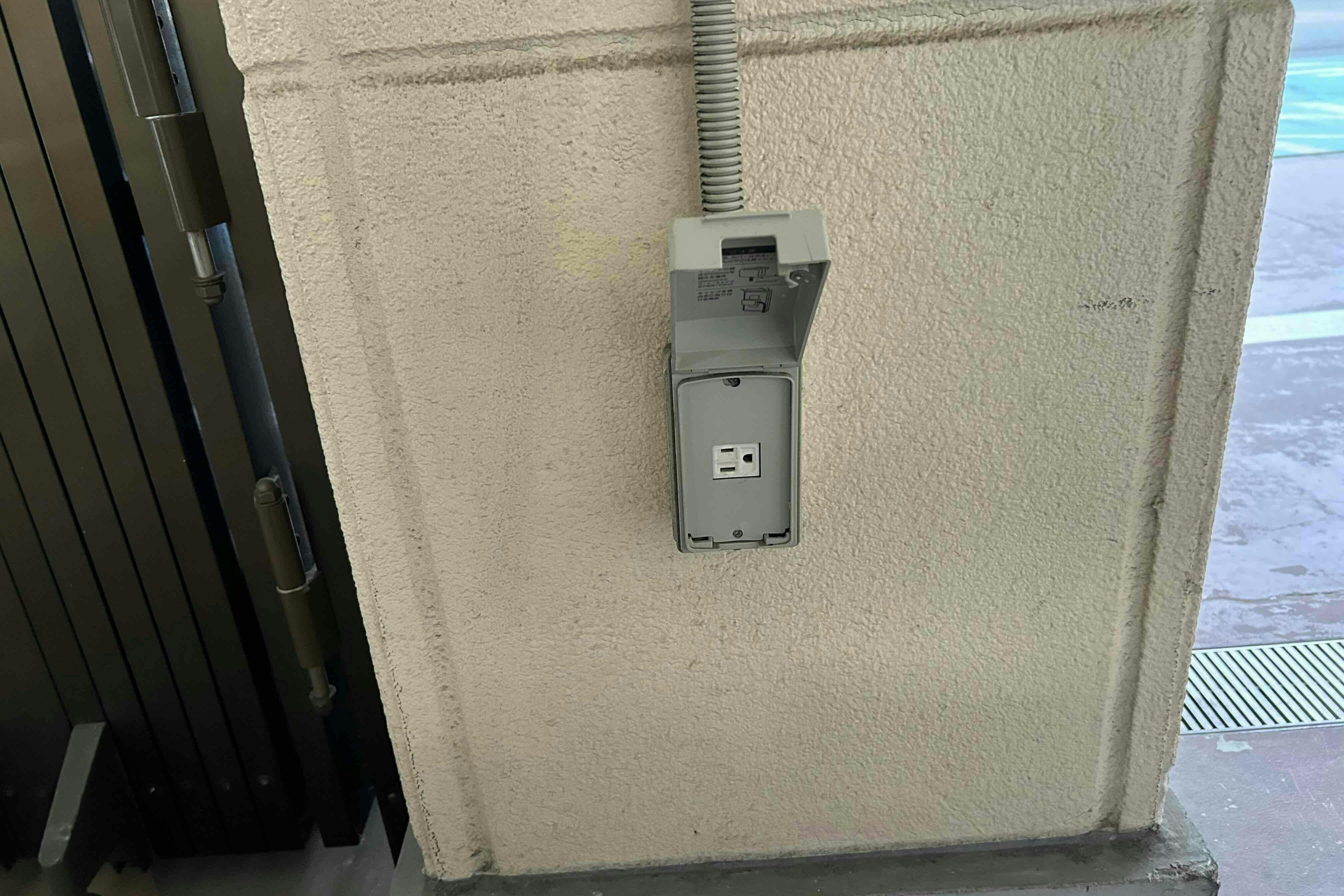 【ミスターマックス 吉塚店】外園芸前駐車場 キッチンカーに最適な総合ディスカウントストアの催事イベントスペース