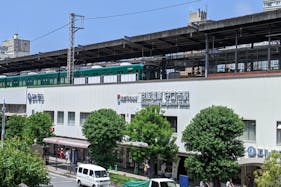 【守口市駅】プロモーションイベントや食物販、物販のポップアップストアに最適な駅改札外コンコースのイベントスペース