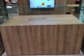 【博多マルイ】2階 カレンダリウムF06【食物販】店内入ってすぐで人通りの多いスペース、デジタルサイネージ完備