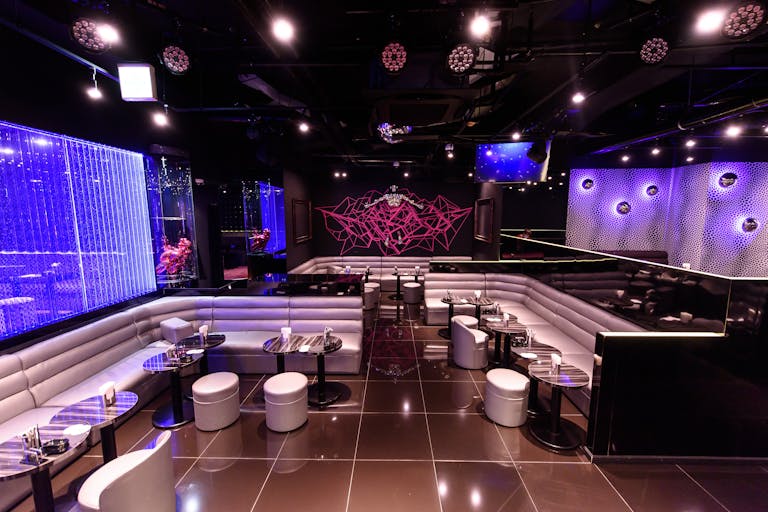 【新宿三丁目駅7分】撮影や音楽イベント等に最適な本格的な音響機材が完備された飲食店内のイベントスペースの画像1