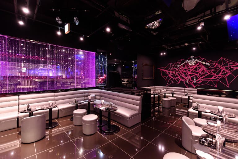 【新宿三丁目駅7分】撮影や音楽イベント等に最適な本格的な音響機材が完備された飲食店内のイベントスペースの画像4