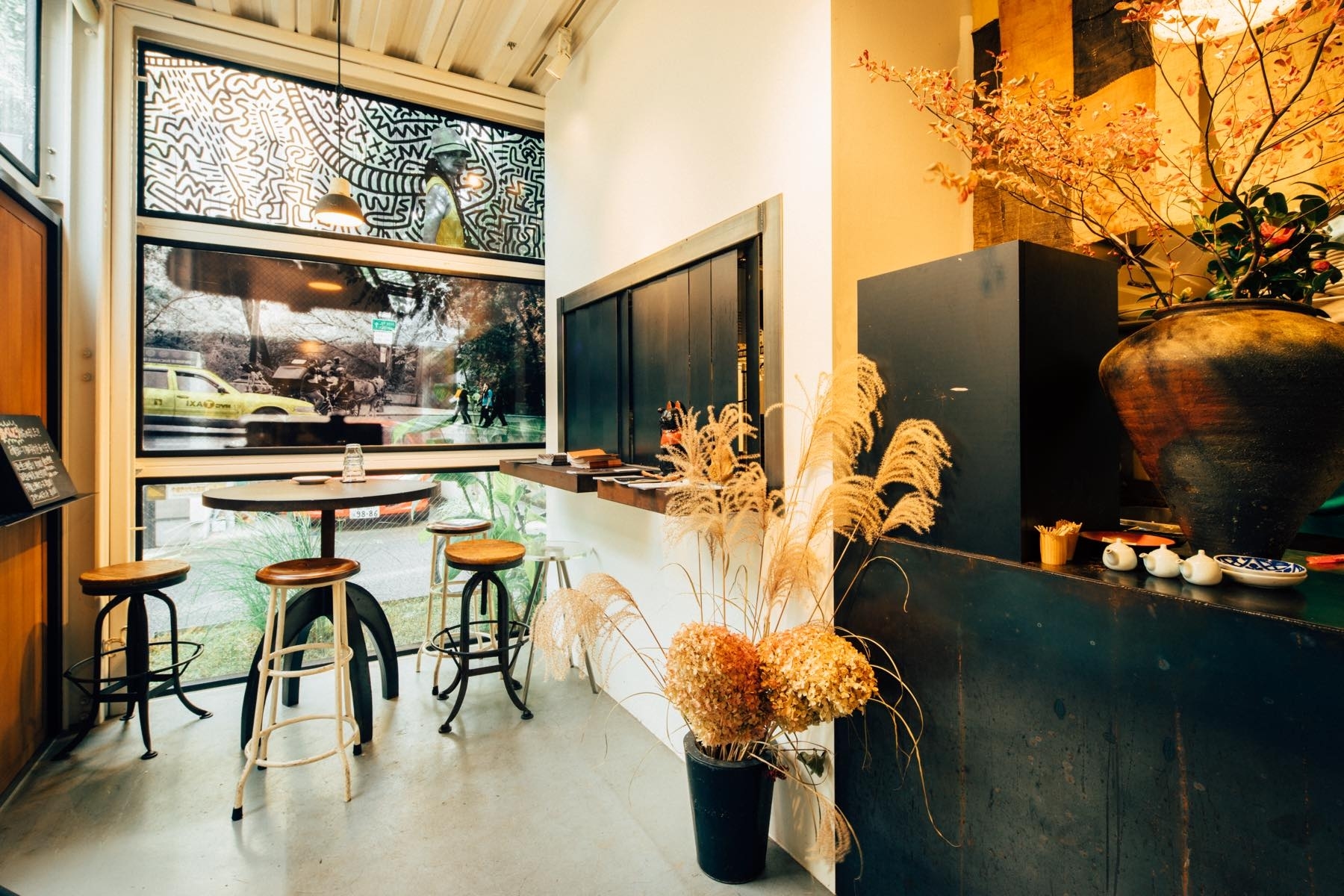 暖かい空間のギャラリーカフェの画像7