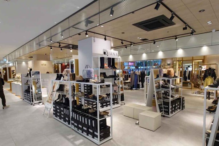 【アミュプラザみやざき】うみ館 アパレルやファッション関係の雑貨のポップアップに最適!1F中央ゾーン(105)の画像1