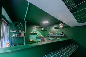 【桃谷駅10分】食物販やバー運営に最適な大通り沿いに面したカフェ設備がある飲食店営業許可証付きイベントスペース