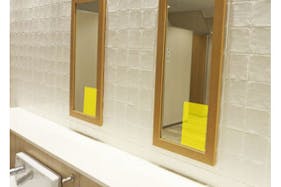 【イオンモール上尾】モール内広告 化粧室鏡(3-C)