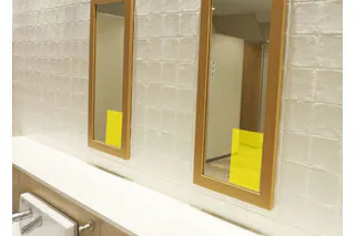 【イオンモール上尾】モール内広告 化粧室鏡(3-C)