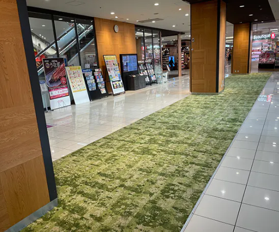 【イオンモール茨木*】1F ジョイプラザ前(全面)