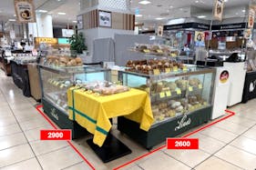 【マルイファミリー志木】1階 カレンダリウムF18【食・物販】コンパクトなスペースでスイーツ、菓子などに最適なスペースです。