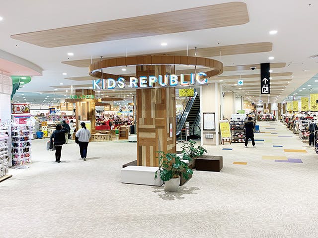 【イオンモール津南】3階えほんの広場前の画像