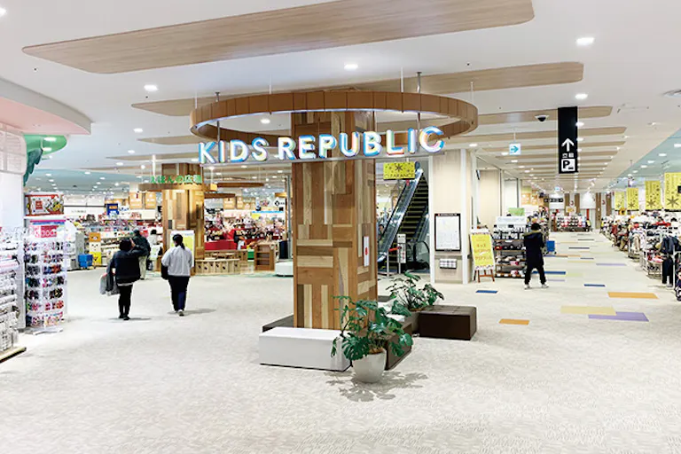 【イオンモール津南】3階えほんの広場前の画像1