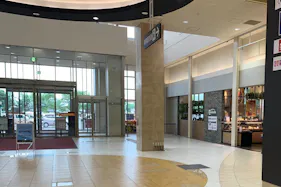 【イオンモール盛岡】中央入口柱①