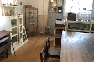 【西長瀬バス停から8分】ポップアップストアやギャラリーに適したアンティークな雰囲気ただようレンタルスペース