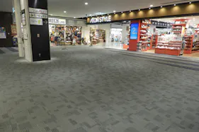 【イオンモール岡山】4F東Bエスカレーター前