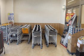 【ゆめマート 大刀洗】風除室(クリーニング側) 販促プロモーションや物販のポップアップストアにおすすめな催事イベントスペース