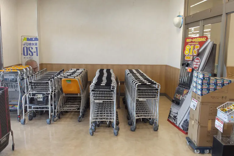 【ゆめマート 大刀洗】風除室(クリーニング側) 販促プロモーションや物販のポップアップストアにおすすめな催事イベントスペースの画像1