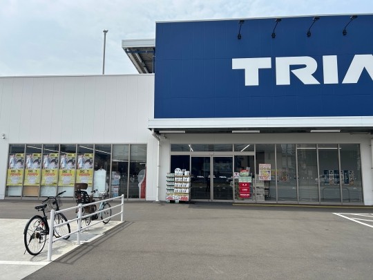 【スーパーセンタートライアル古賀花見店】【中スペース】1F駐車場前_キッチンカースペース横　※電源なし