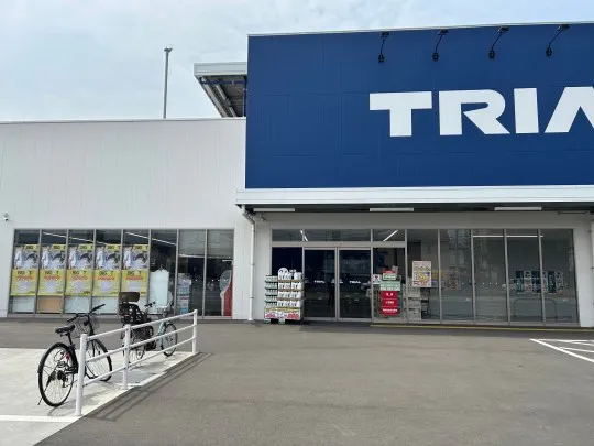 【スーパーセンタートライアル古賀花見店】【中スペース】1F駐車場前_キッチンカースペース横　※電源なし