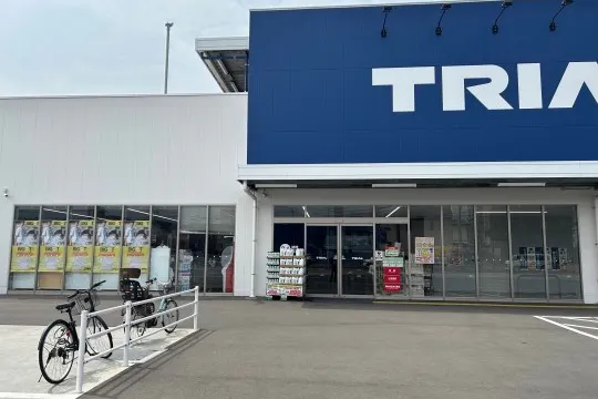 【スーパーセンタートライアル古賀花見店】【中スペース】1F駐車場前_キッチンカースペース横 ※電源なし