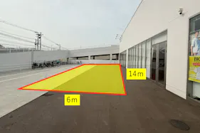 【スーパーセンタートライアル古賀花見店】【中スペース】1F駐車場前_キッチンカースペース横 ※電源なし