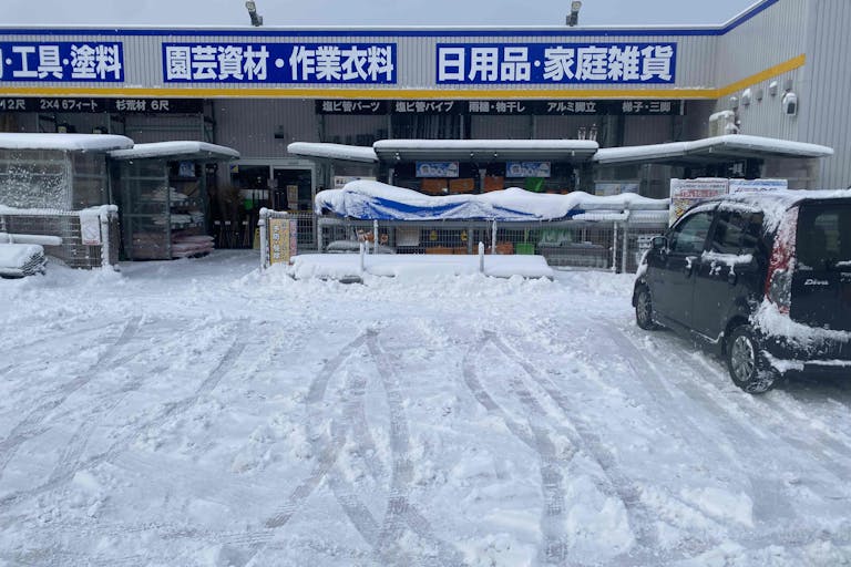 【ホームマート九戸店】屋外駐車場② キッチンカーの出店に最適なホームセンター内駐車場の屋外イベントスペースの画像1