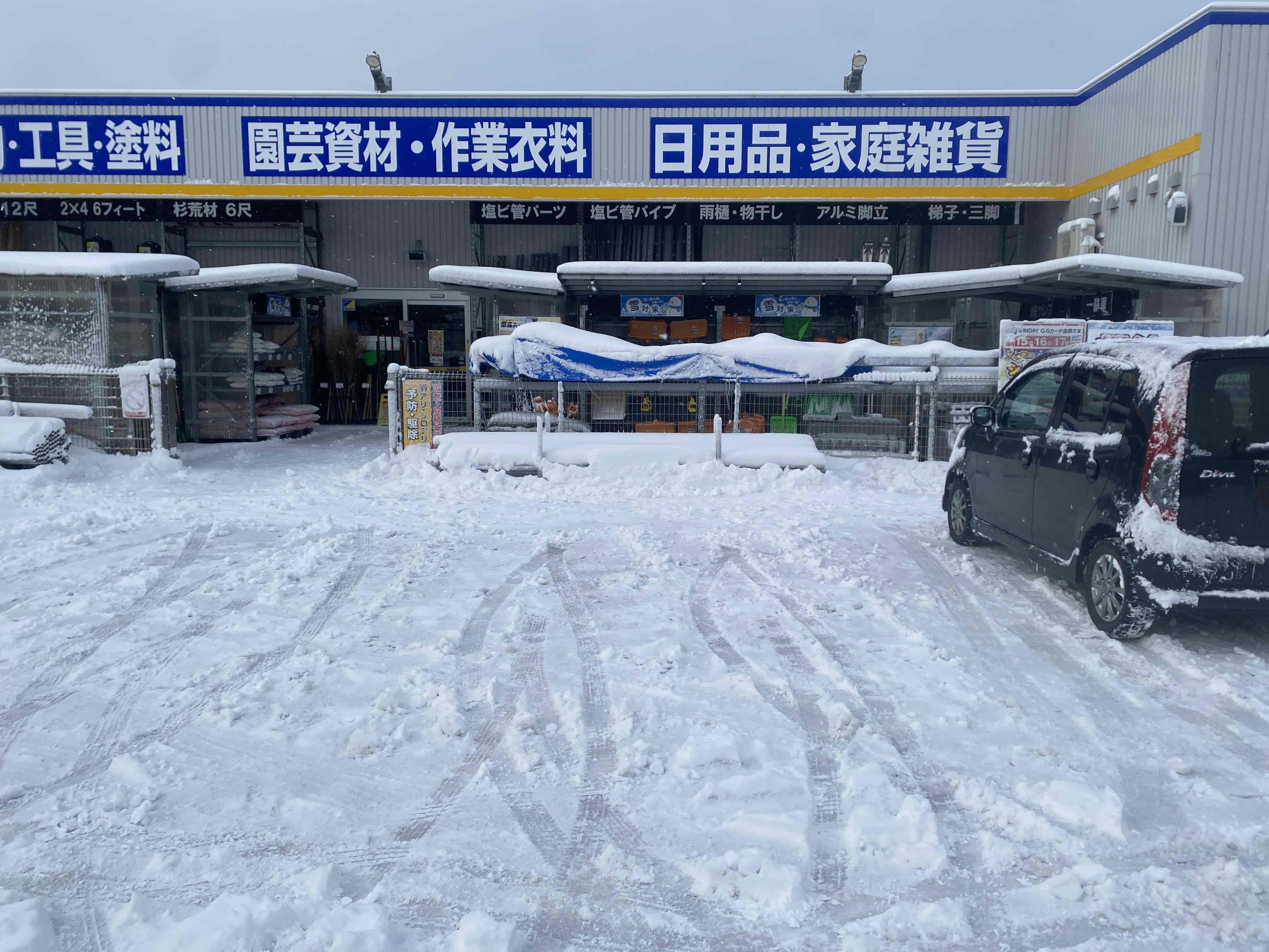 【ホームマート九戸店】屋外駐車場②　キッチンカーの出店に最適なホームセンター内駐車場の屋外イベントスペース
