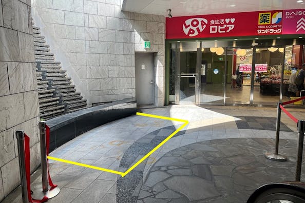 【リバーウォーク北九州】物販やプロモーションに利用可能な人気スーパー隣接の地下1階催事イベントスペース(SC-12-1)