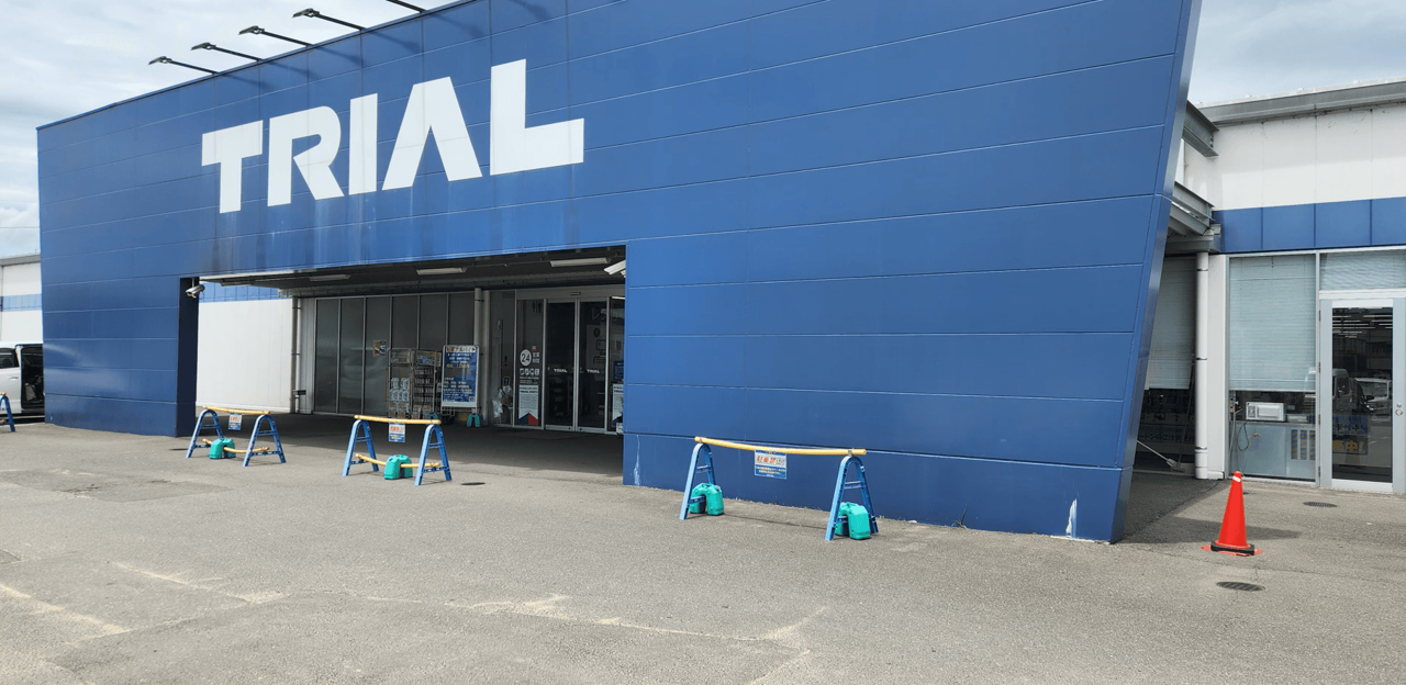 【スーパーセンタートライアル武雄富岡店】食物販やPR活動に最適な店内「風除室 スペース」