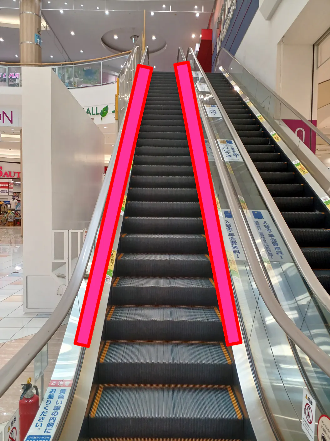 【イオンモール太田】モール内広告 エスカレーター