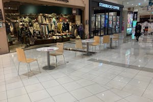 【イオンモール八千代緑が丘】各種プロモーションや物販、食物販のポップアップストアに最適なトゥーブロッサム前催事スペース