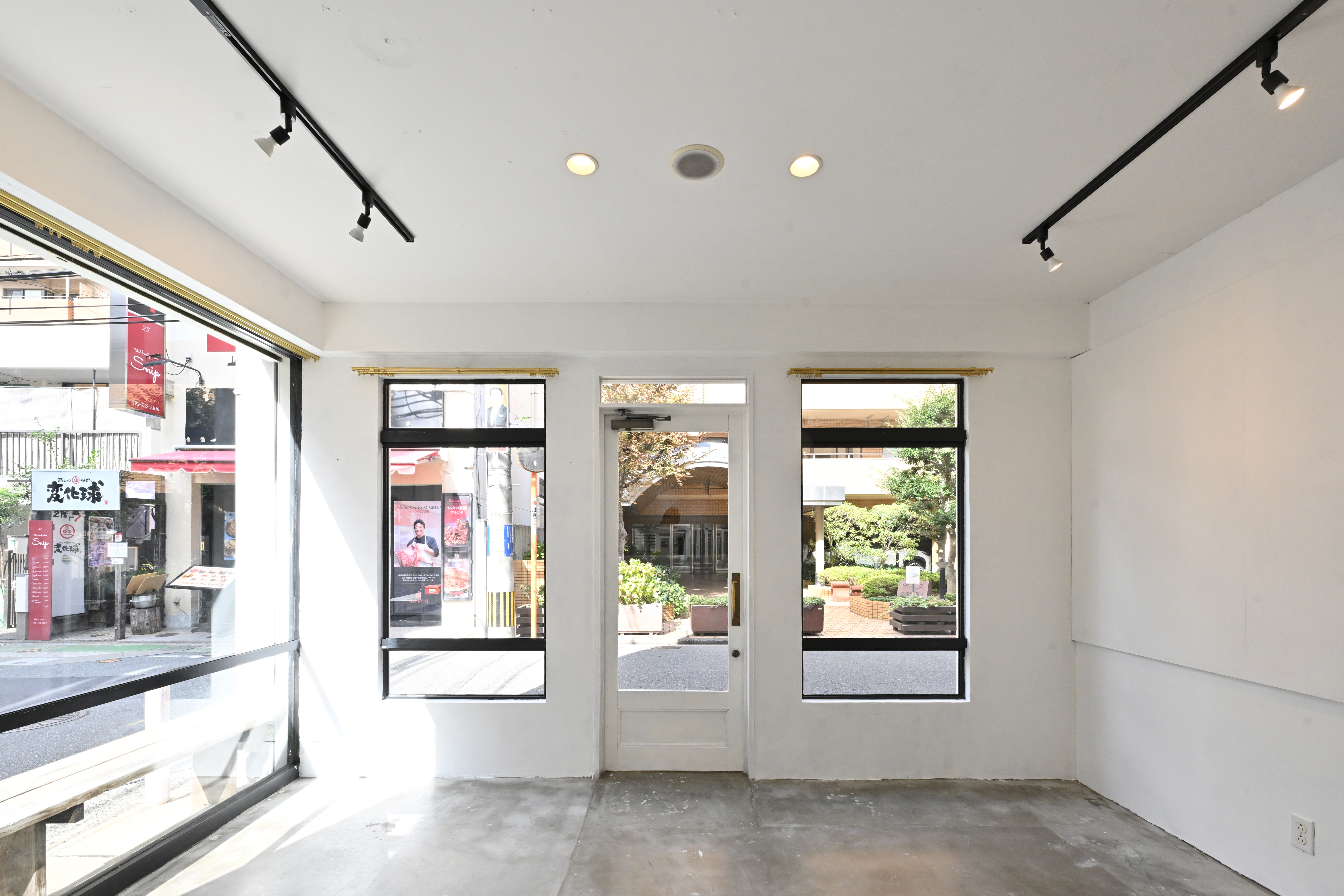 【赤坂駅6分】ポップアップストアや展示会に最適な、天神エリアにある自然光が差し込む開放的な路面スペース