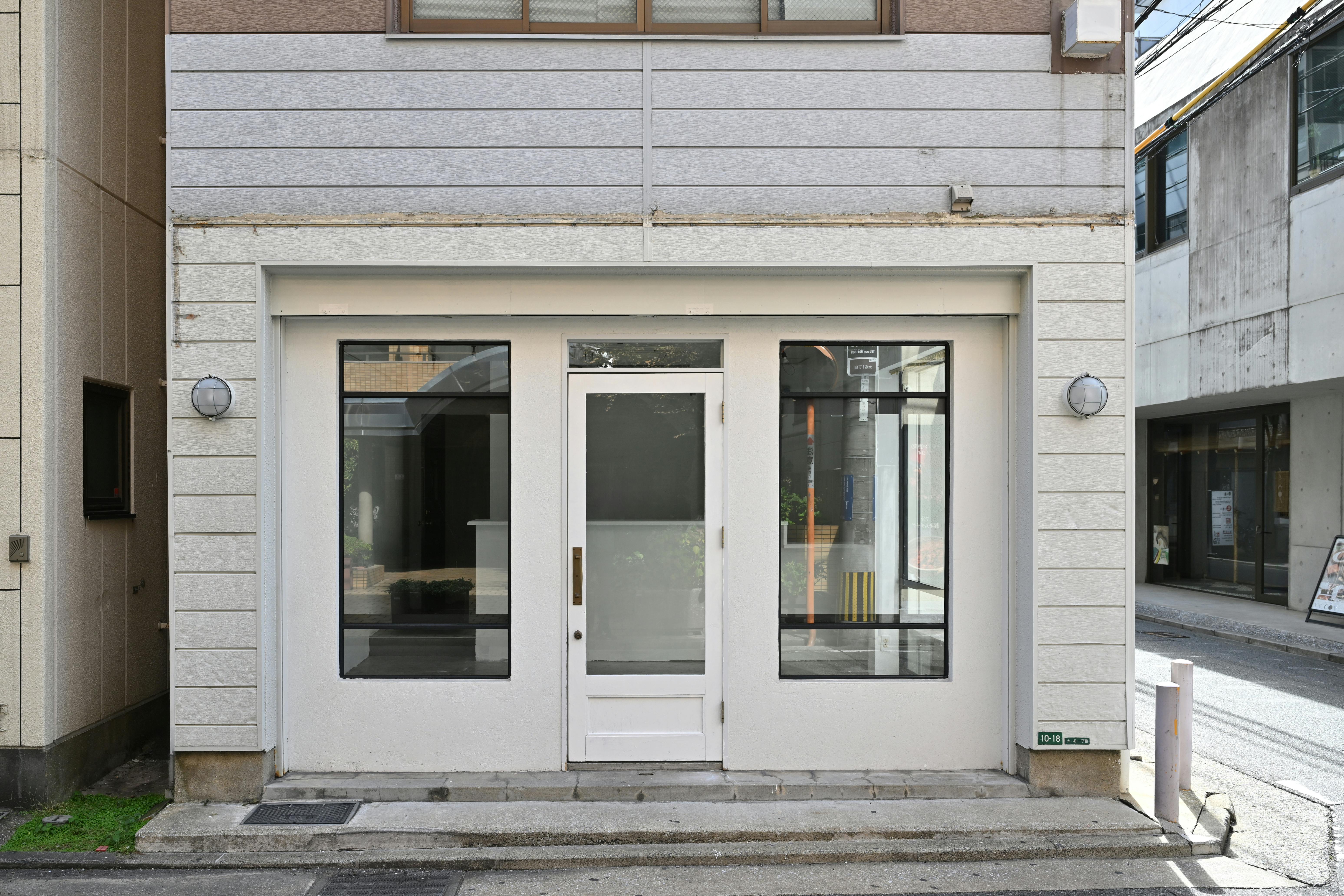 【赤坂駅6分】ポップアップストアや展示会に最適な、天神エリアにある自然光が差し込む開放的な路面スペース