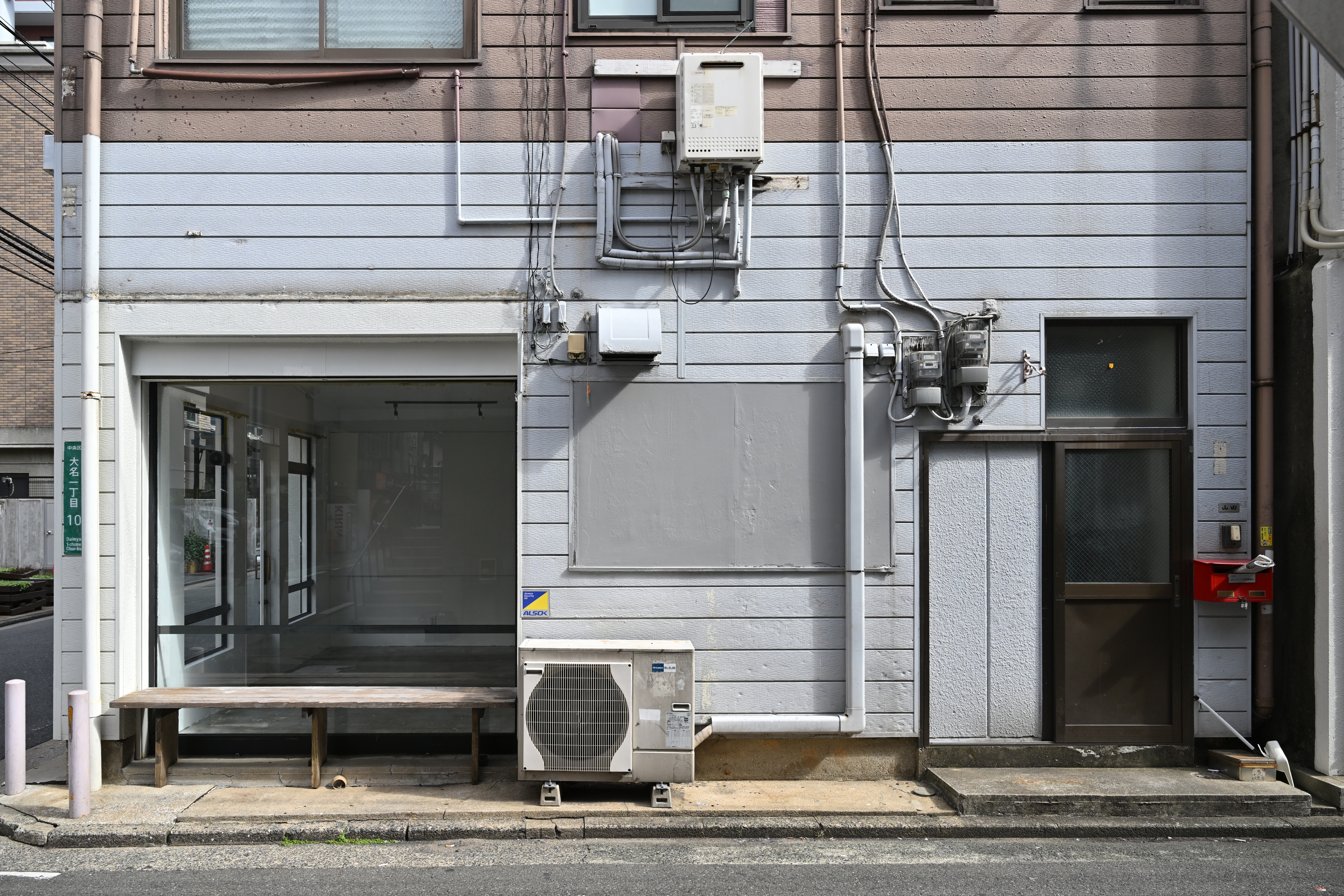 【赤坂駅6分】ポップアップストアや展示会に最適な、天神エリアにある自然光が差し込む開放的な路面スペース